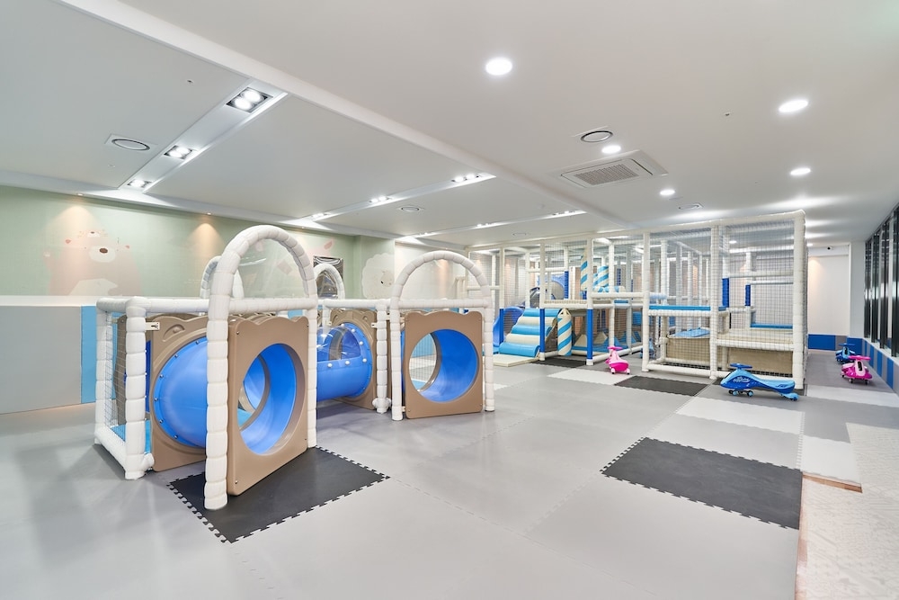 어린이 놀이 공간 - 실내