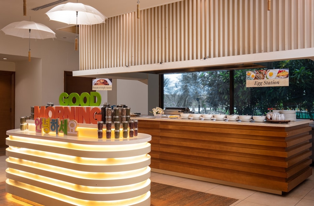 뷔페 아침 식사