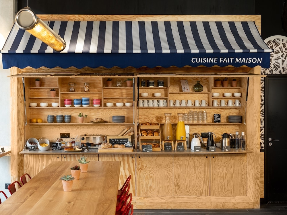 뷔페 아침 식사