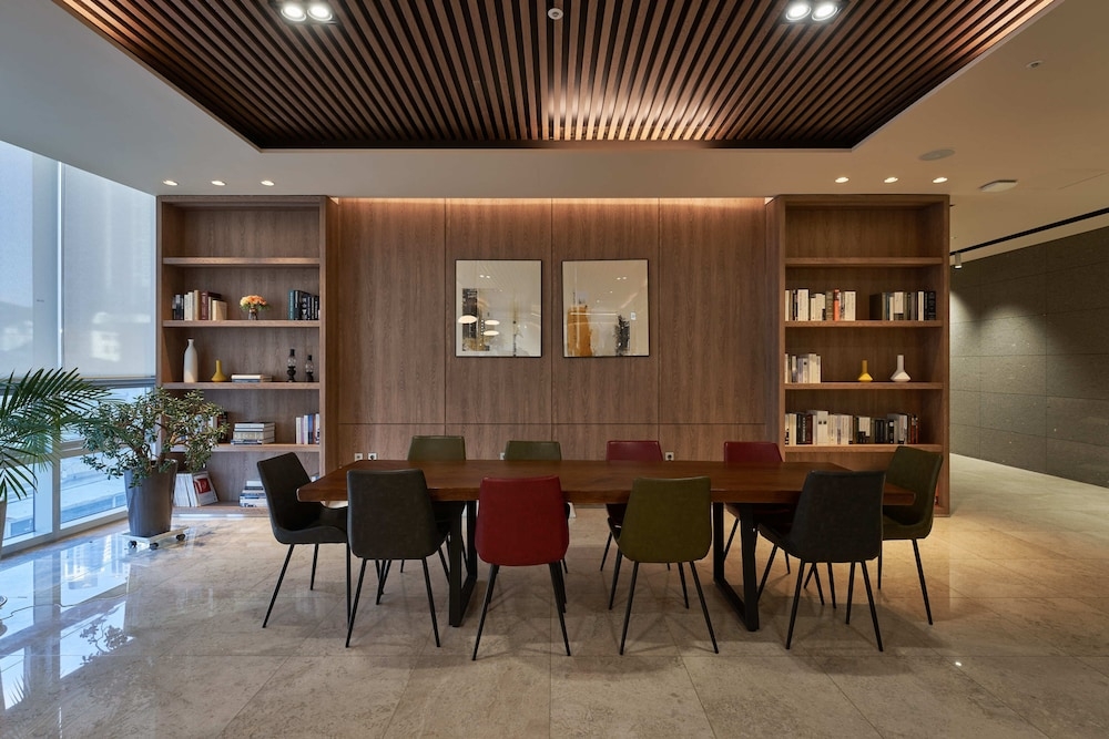 로비 좌석 공간