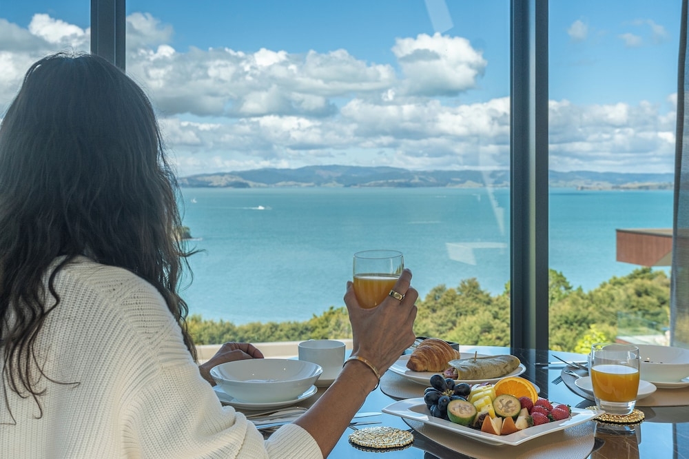 객실 내 식사 공간