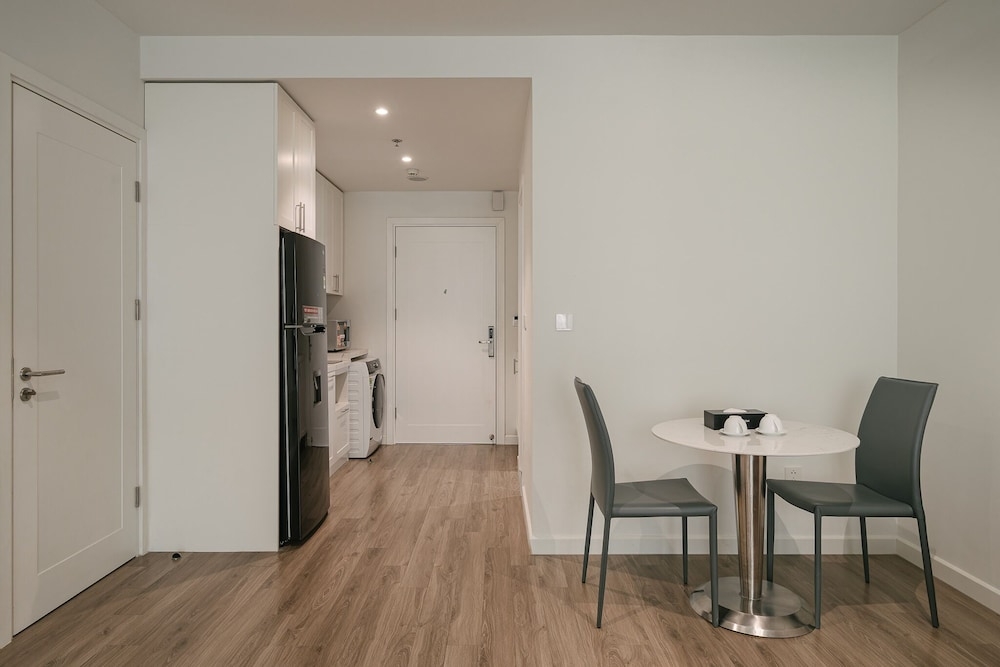 객실 내 식사 공간