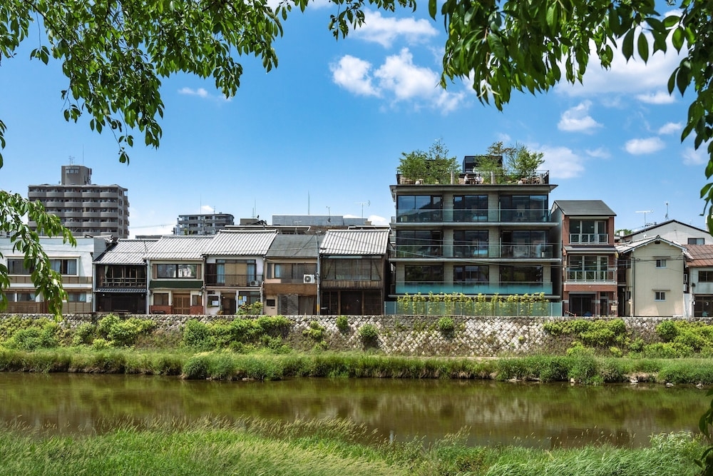 숙박 시설 입구