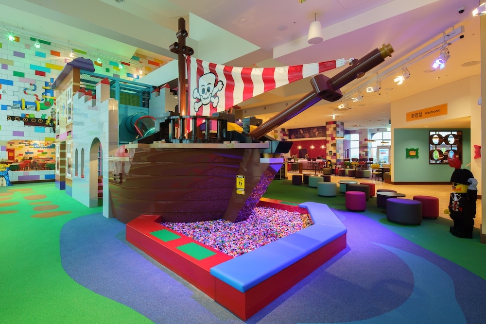 어린이 놀이 공간 - 실내