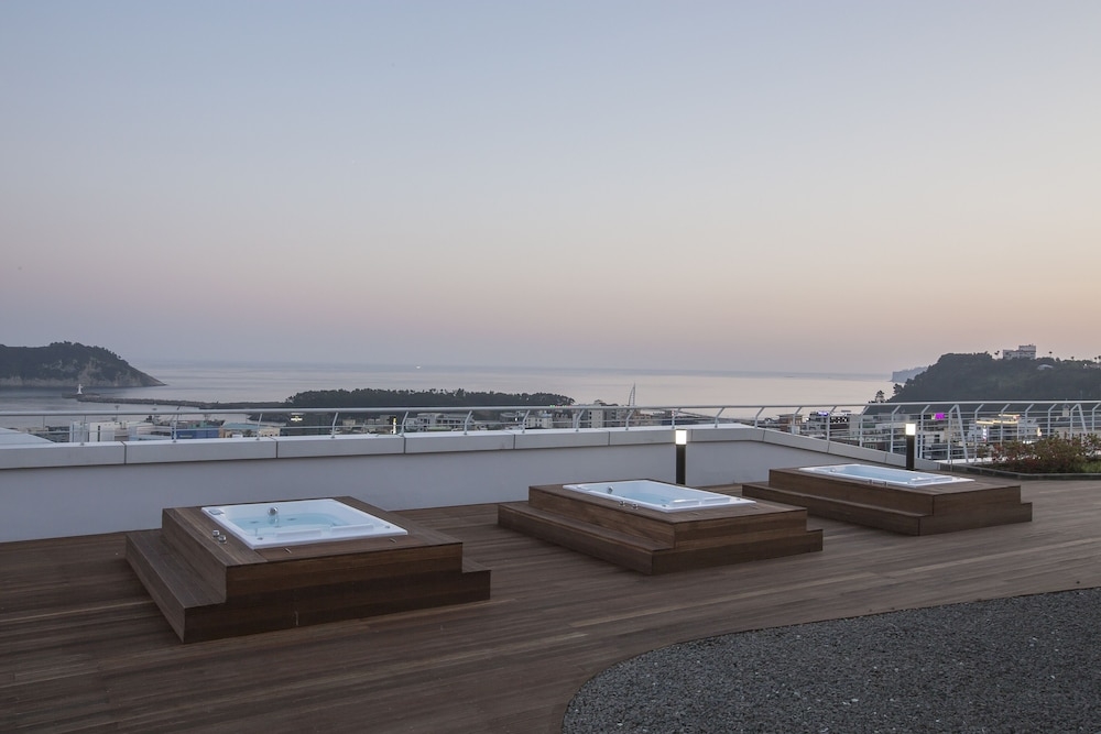 숙박 시설 정면