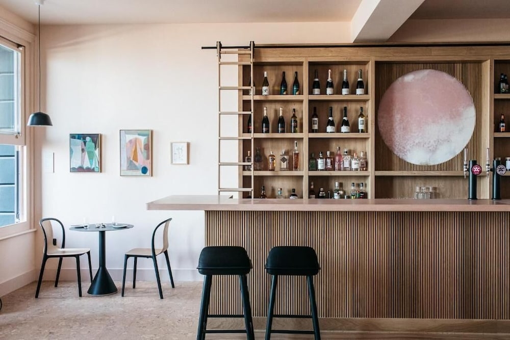 바(숙박 시설 내)