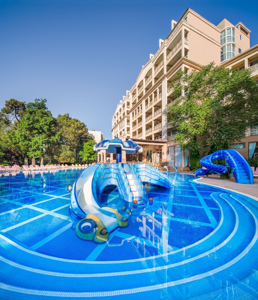 숙박 시설 정면