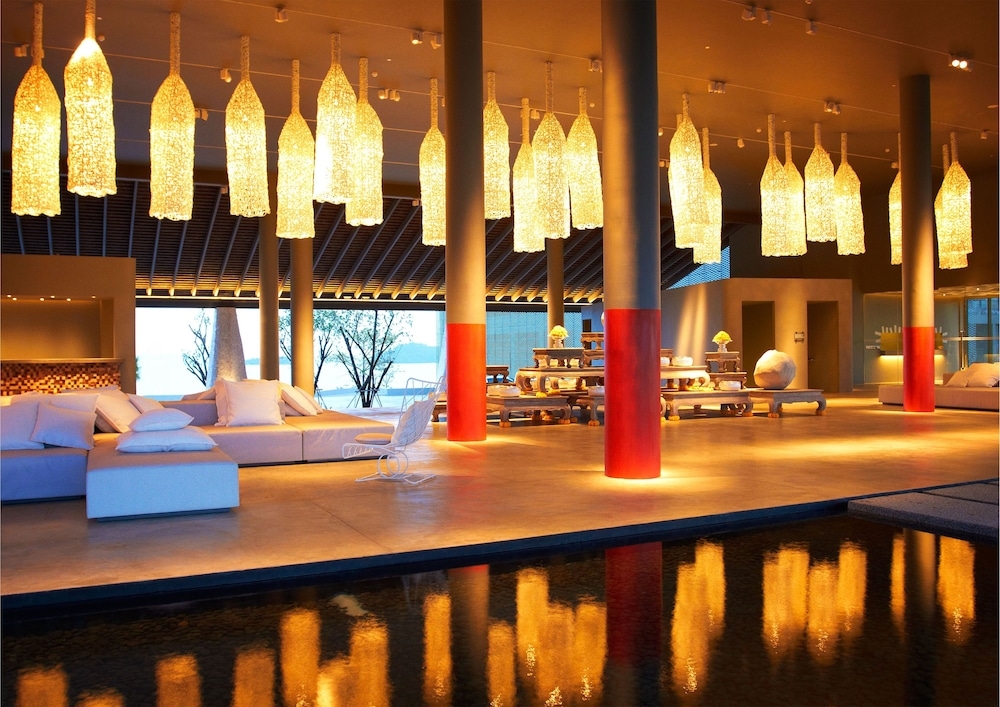 로비 좌석 공간