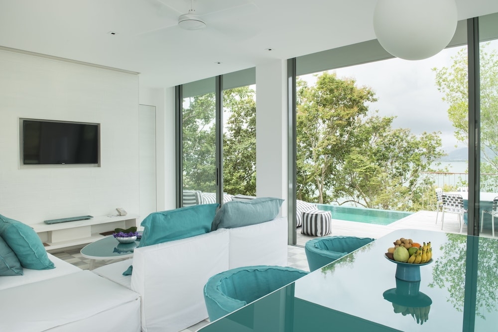 객실 내 식사 공간