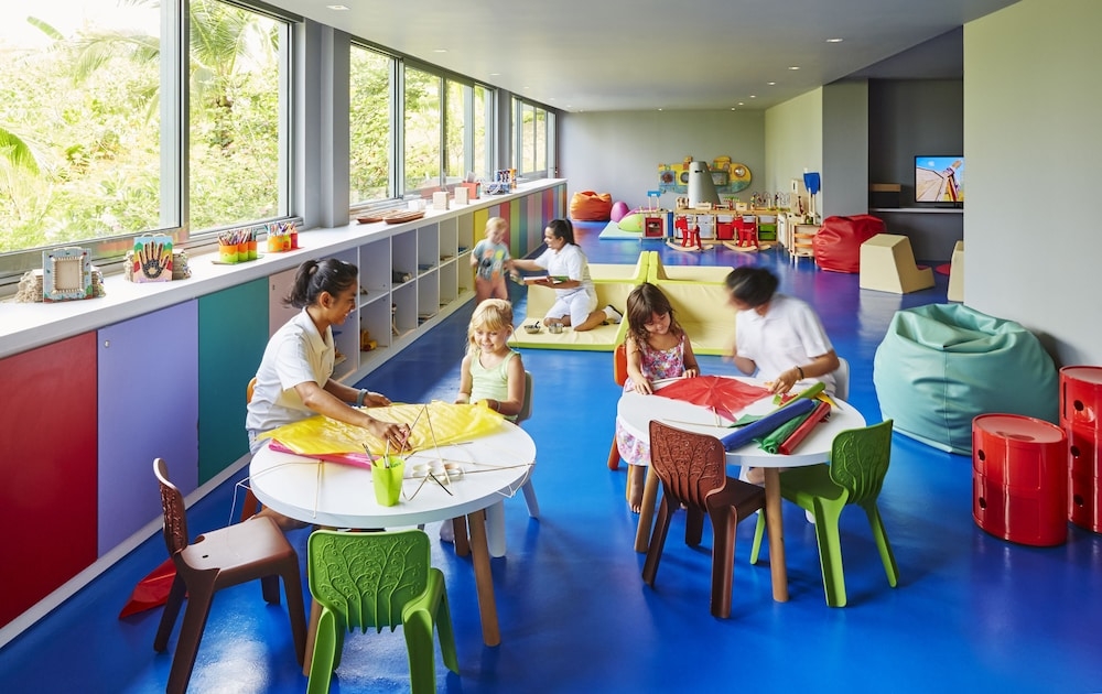 어린이 놀이 공간 - 실내