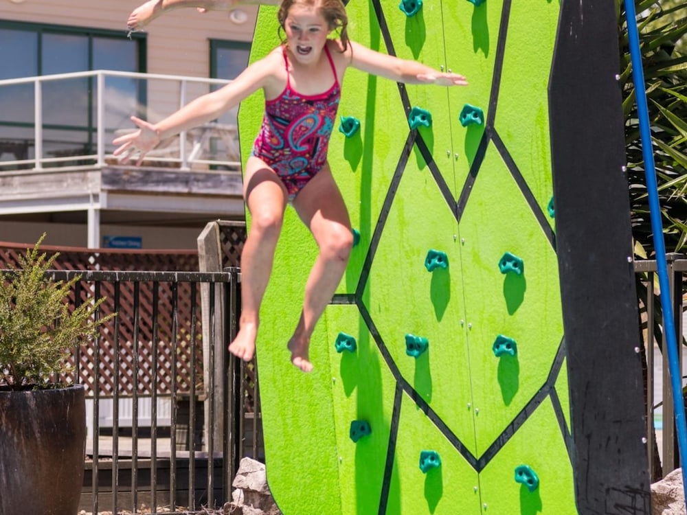 어린이 놀이 공간 - 야외