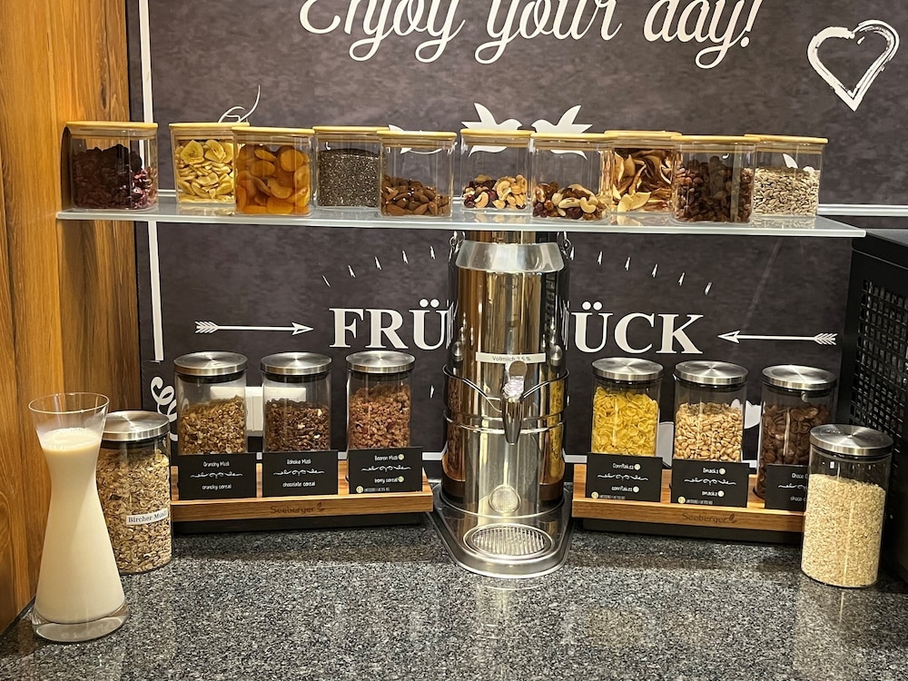 뷔페 아침 식사