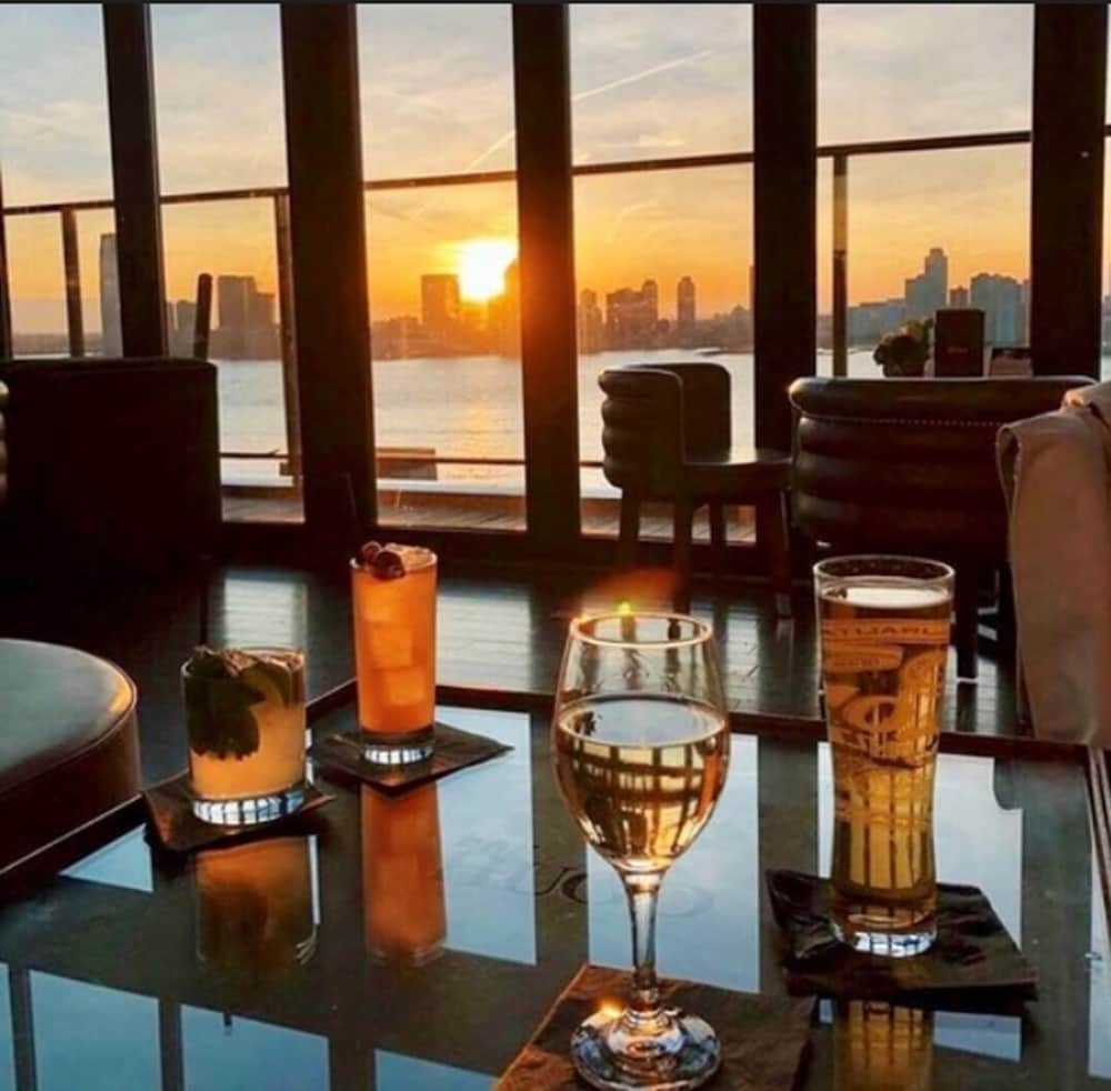 바(숙박 시설 내)