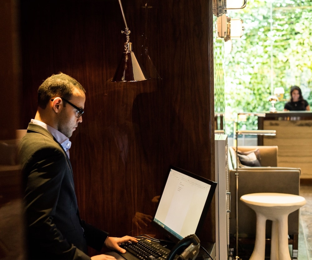 콘시어지 데스크