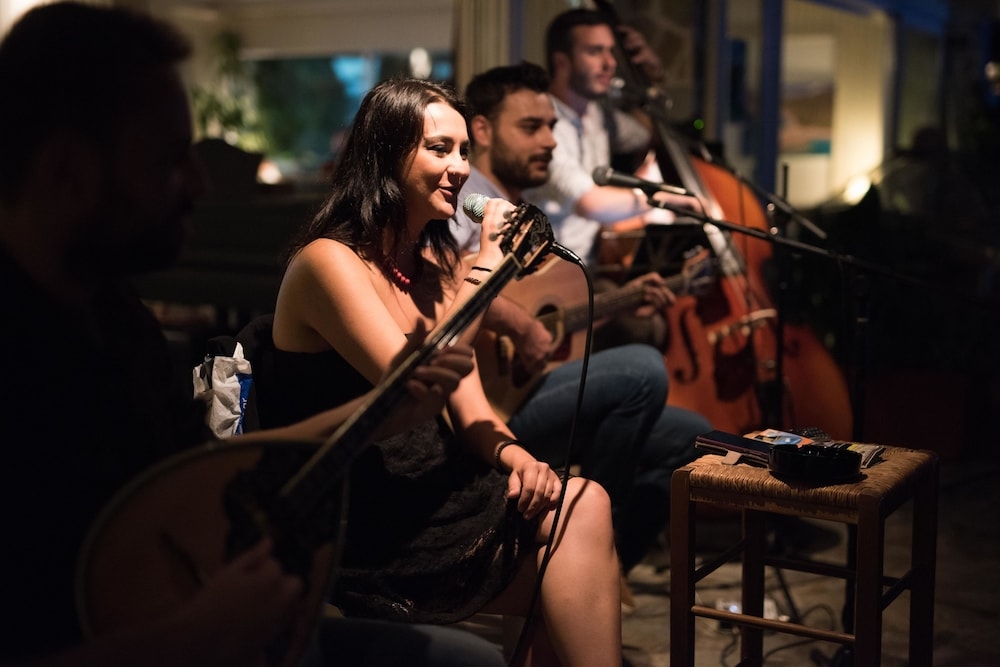 숙박 시설 정면 - 저녁/밤