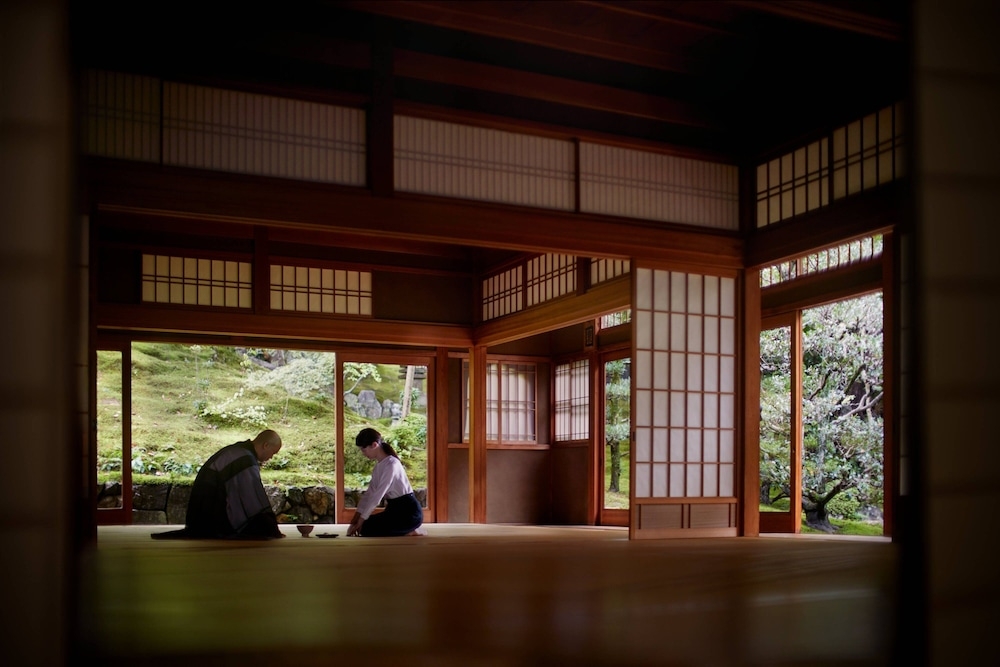 숙박 시설 내 편의 시설/서비스