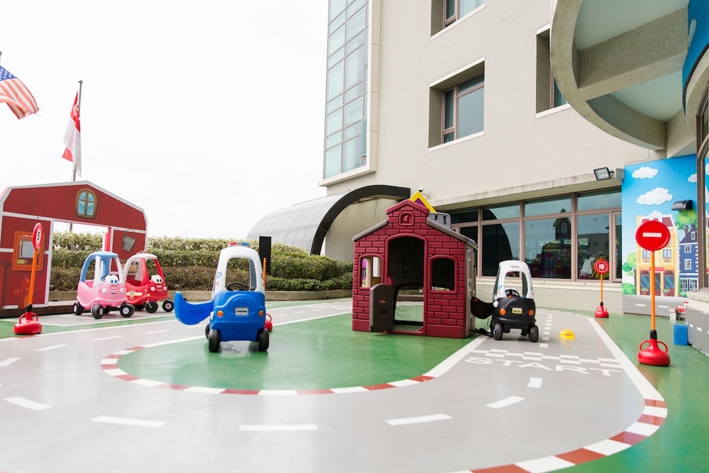 어린이 놀이 공간 - 야외