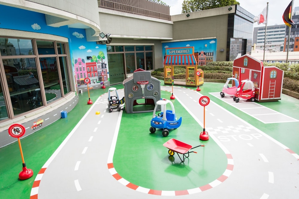 어린이 놀이 공간 - 야외