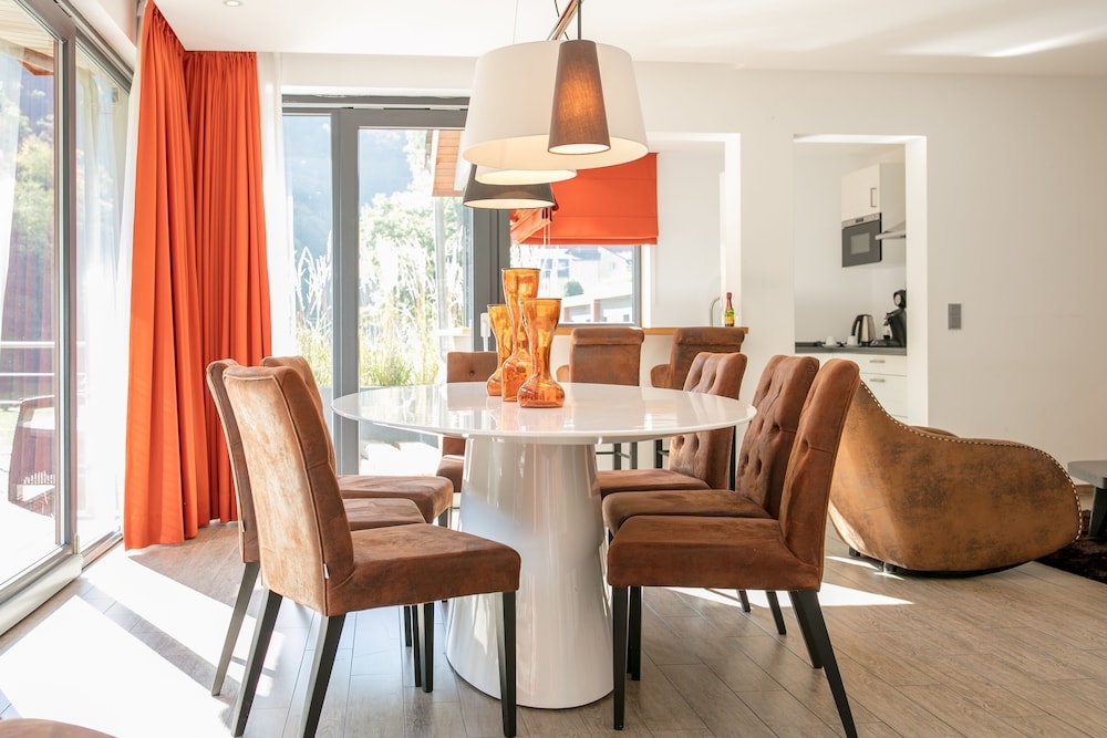 객실 내 식사 공간