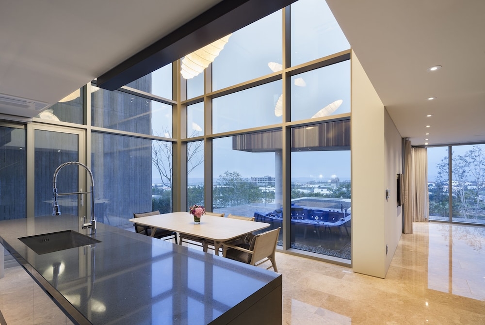 객실 내 식사 공간