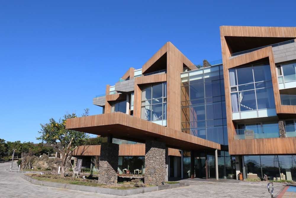 숙박 시설 정면