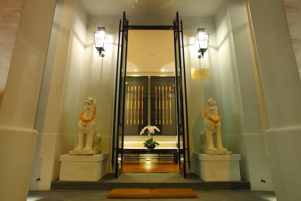 숙박 시설 입구