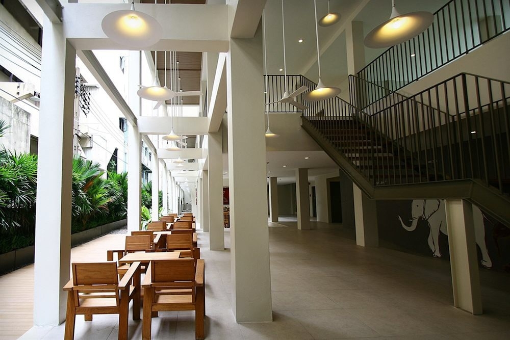 로비 좌석 공간