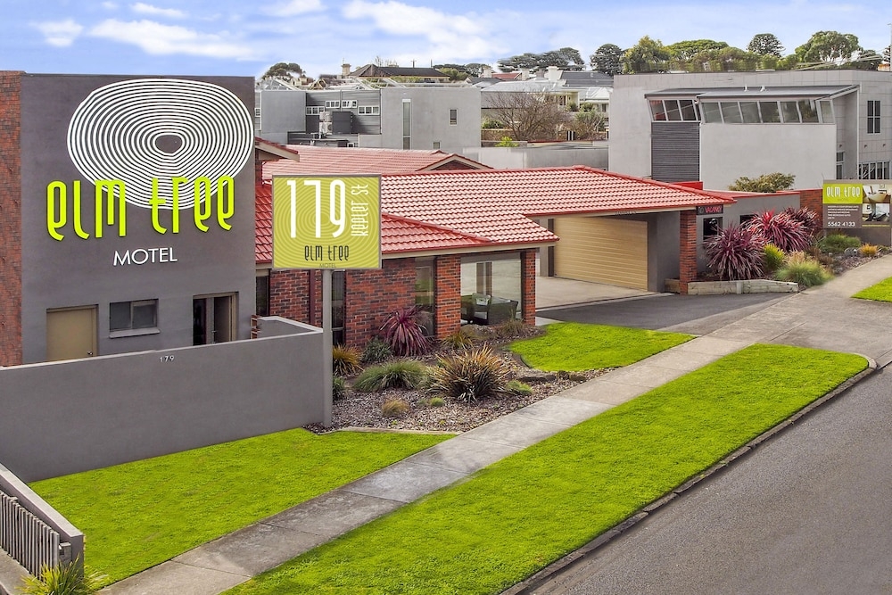 숙박 시설 정면