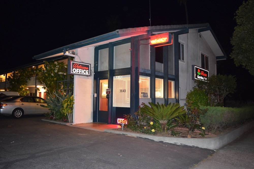 숙박 시설 입구