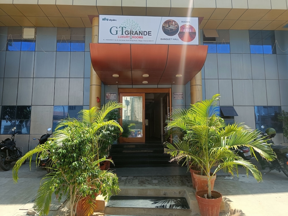 숙박 시설 입구