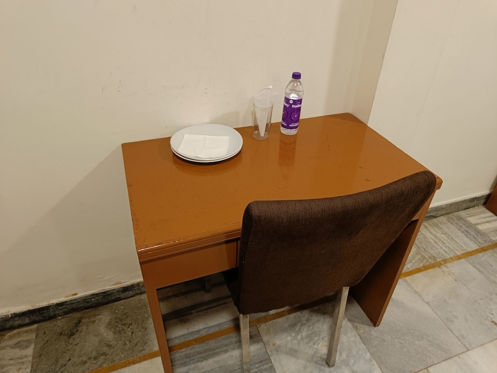 객실 내 식사 공간