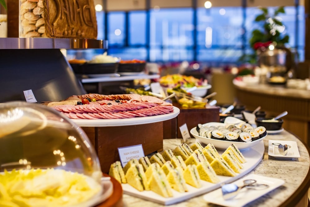 뷔페 아침 식사