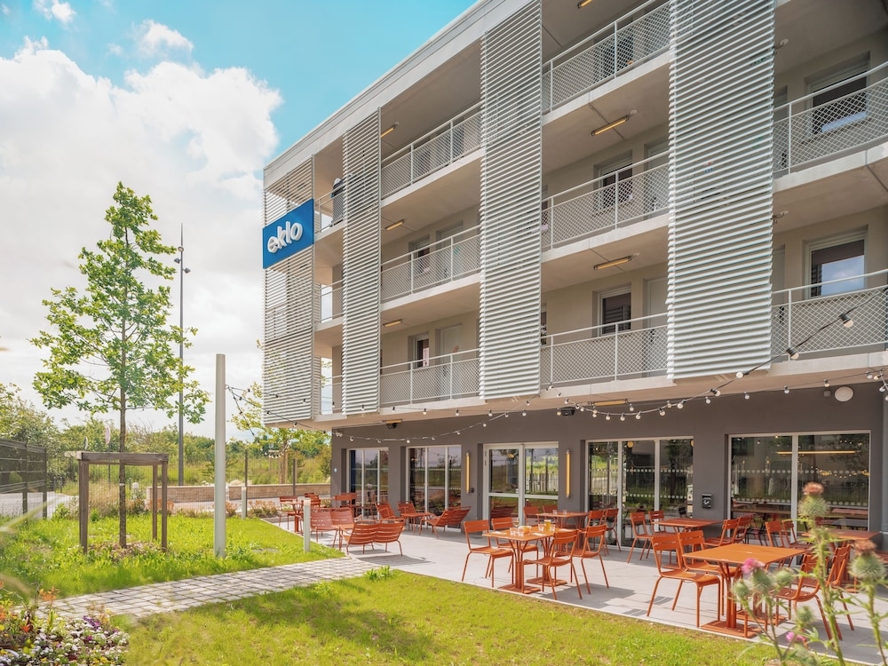 숙박 시설 정면