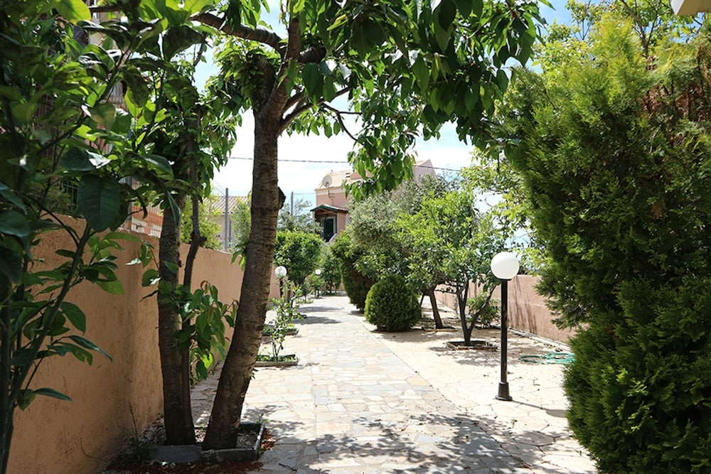 숙박 시설 구내