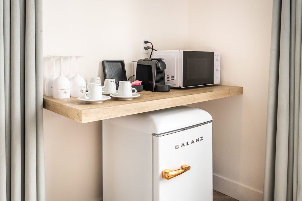 객실 내 식사 공간