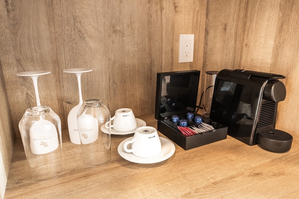 객실 내 식사 공간