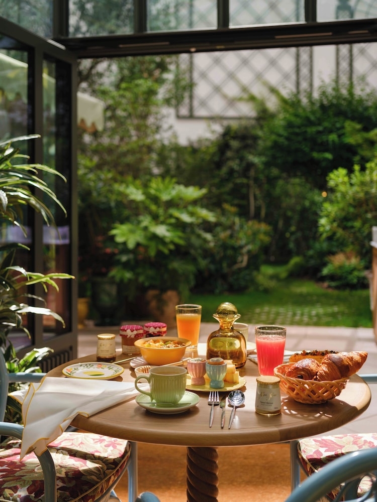 뷔페 아침 식사