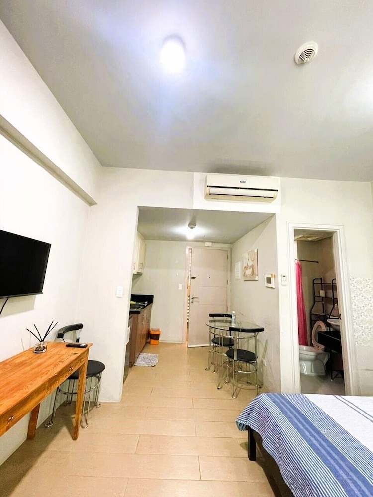 객실 내 식사 공간