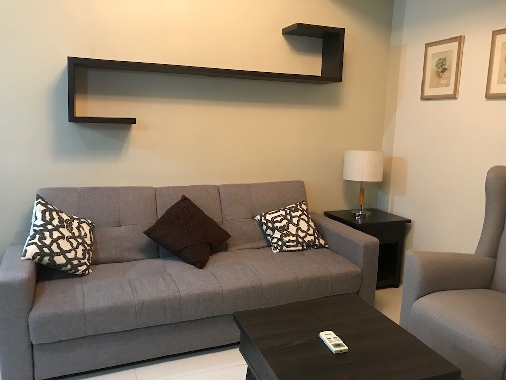 객실 내 식사 공간