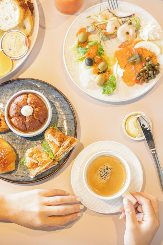 뷔페 아침 식사