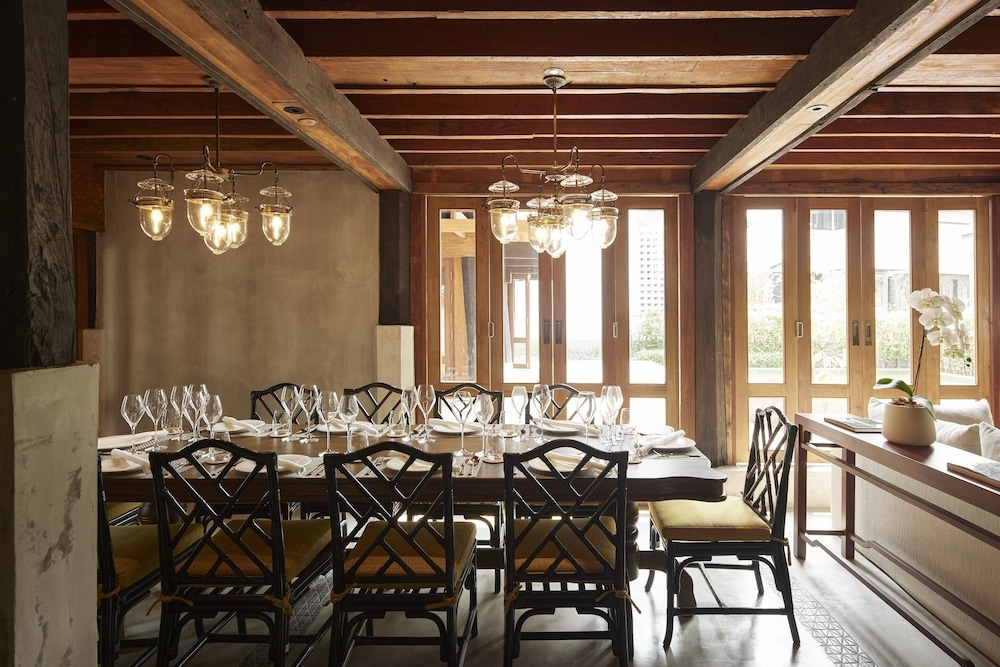 객실 내 식사 공간