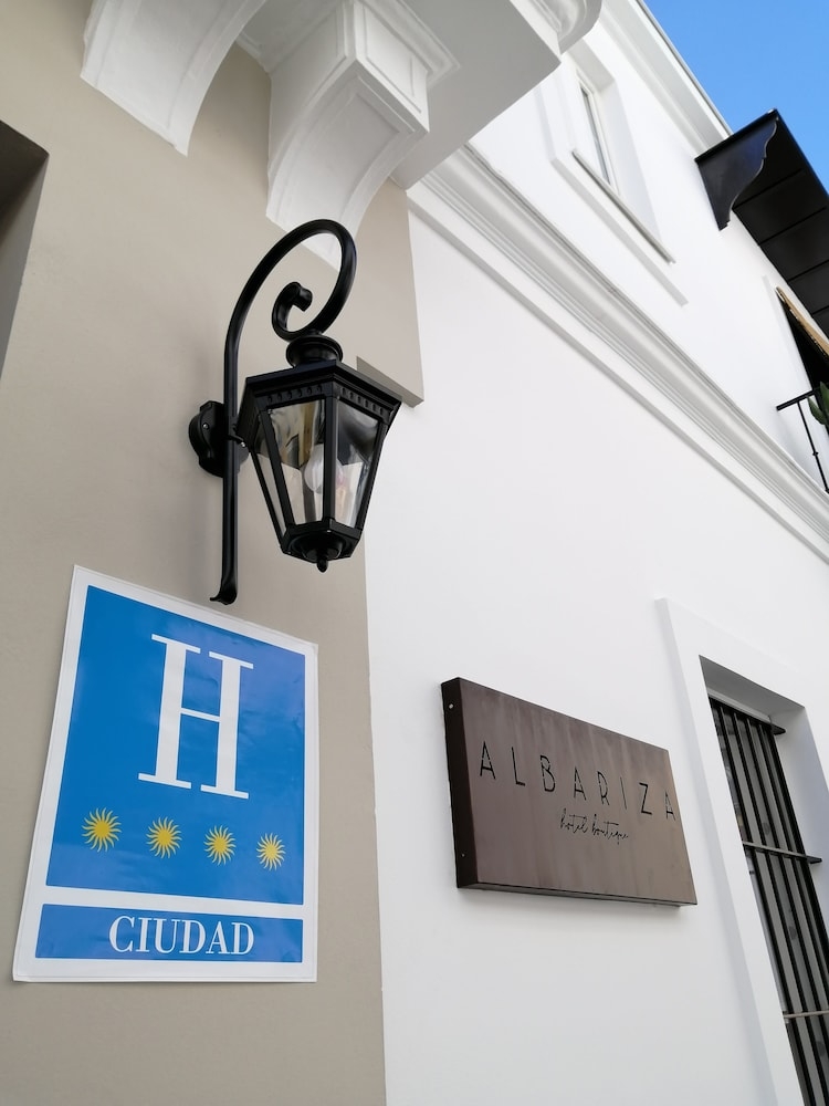 숙박 시설 정면