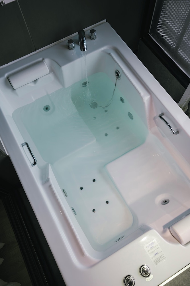 전용 스파 욕조