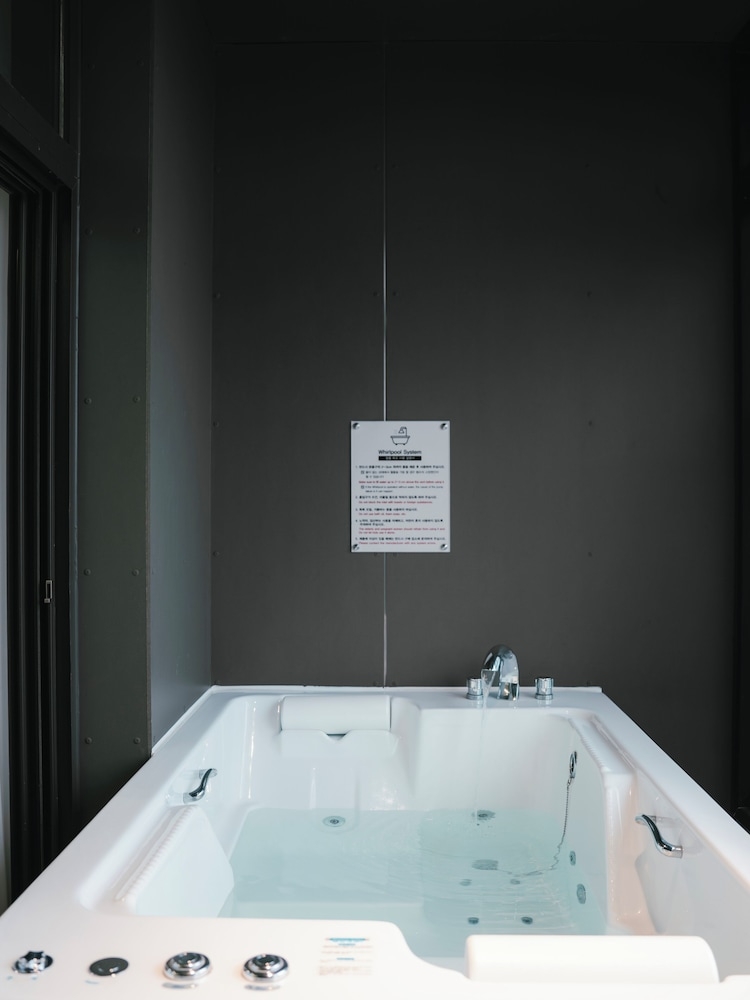 전용 스파 욕조