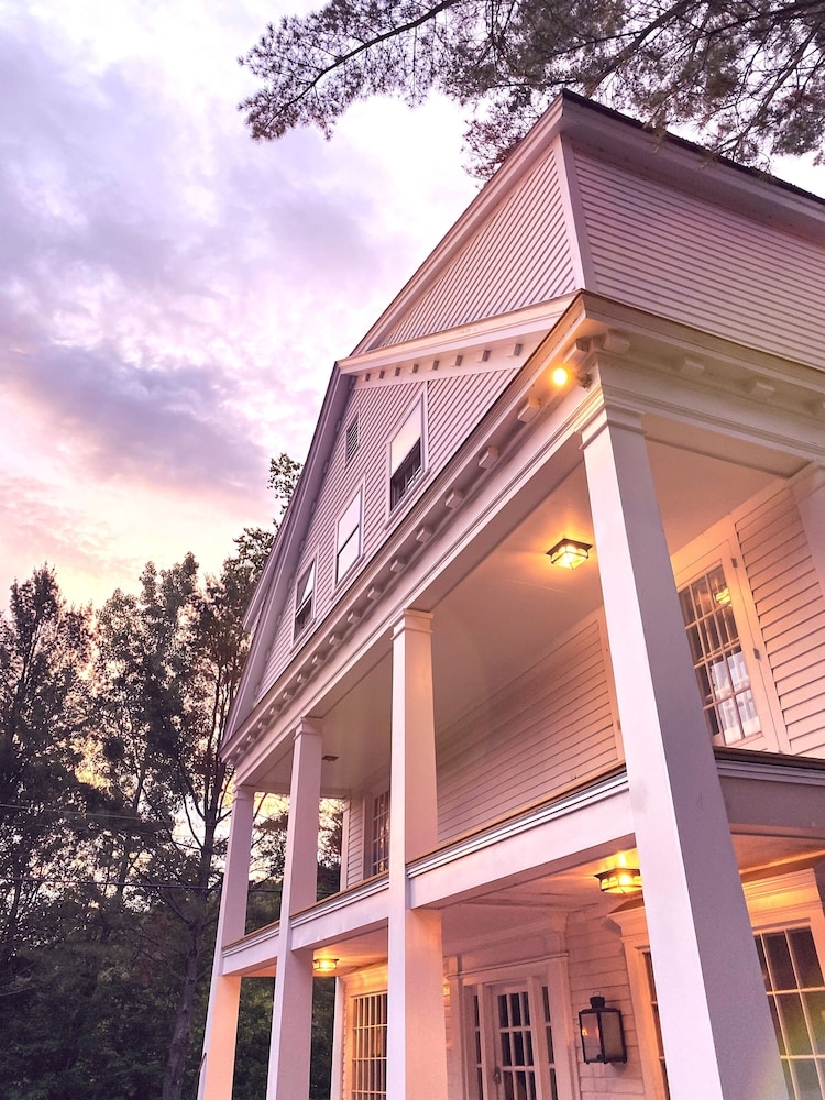 숙박 시설 정면