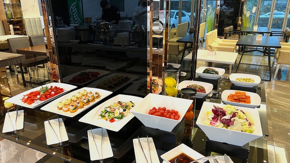 뷔페 아침 식사