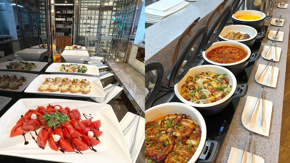 뷔페 아침 식사