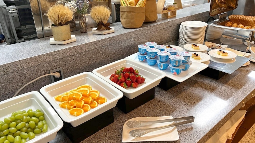 뷔페 아침 식사