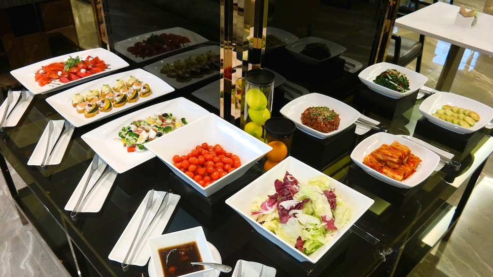 뷔페 아침 식사