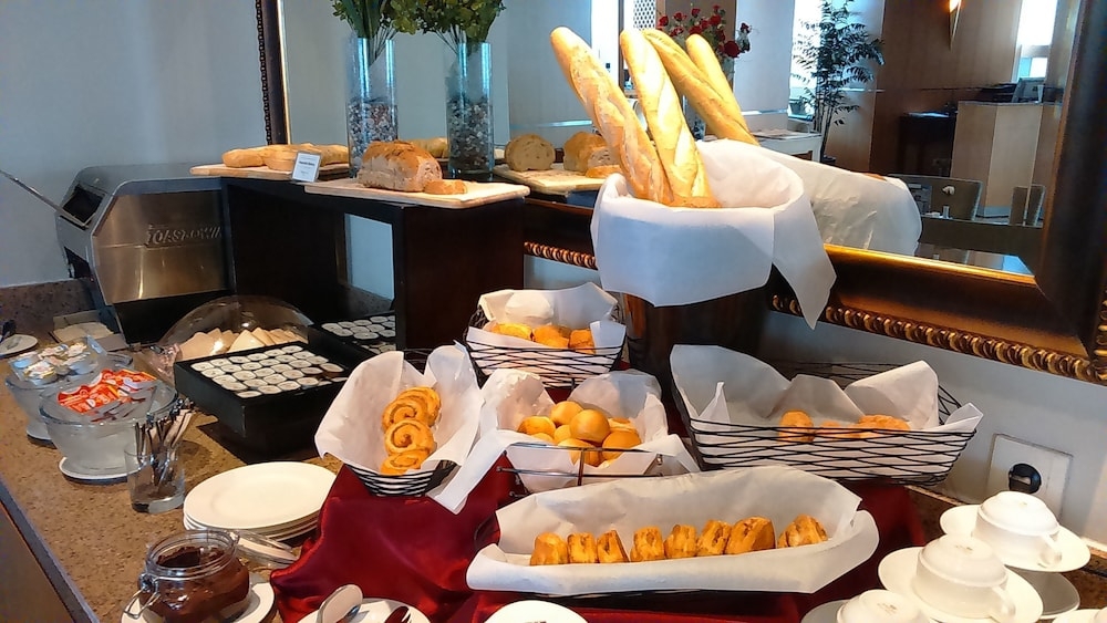 뷔페 아침 식사